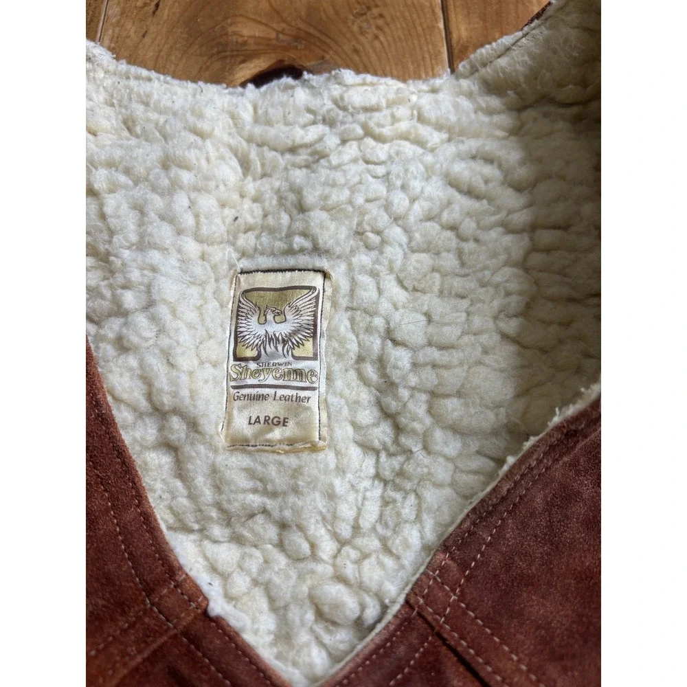 Vintage Sheyenne Men's Large Brown Suede Sherpa Lined Western Vest Snap Front